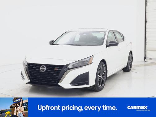 White 2023 Nissan Altima SR