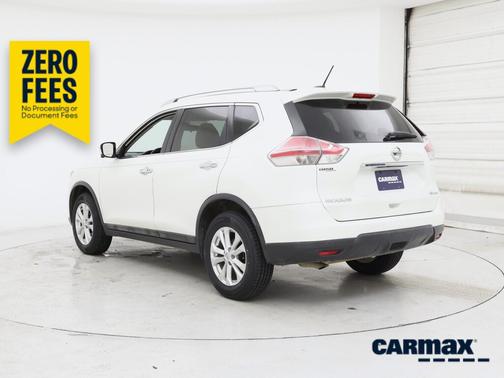 White 2016 Nissan Rogue SV