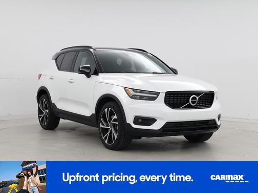 2022 Volvo XC40 T4 R-Design