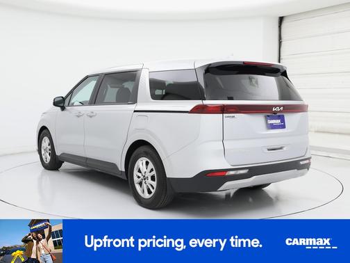 2023 Kia Carnival LX