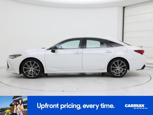 White 2019 Toyota Avalon XSE