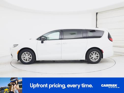 White 2025 Chrysler Pacifica Select