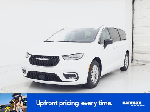 White 2024 Chrysler Pacifica Touring L