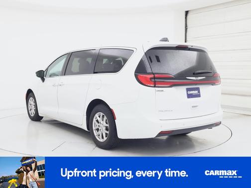 White 2024 Chrysler Pacifica Touring L