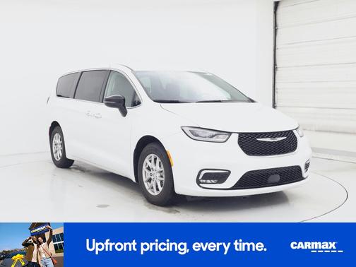 White 2024 Chrysler Pacifica Touring L