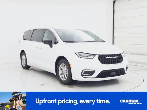 White 2024 Chrysler Pacifica Touring L