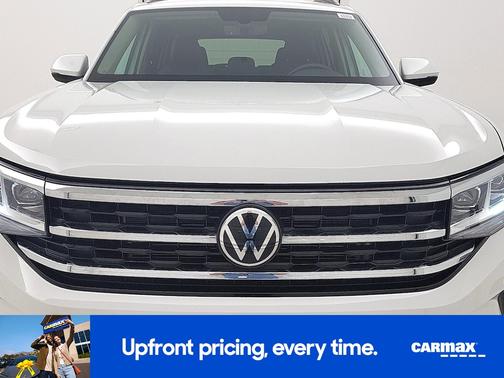 White 2023 Volkswagen Atlas SE w/Tech