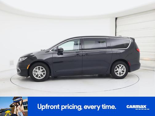 Black 2023 Chrysler Pacifica Touring L