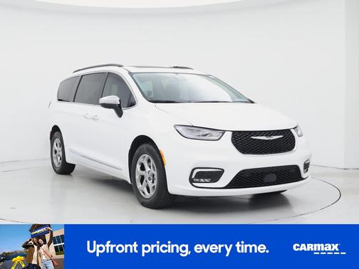 White 2023 Chrysler Pacifica Limited