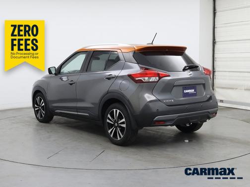 Gray 2020 Nissan Kicks SR