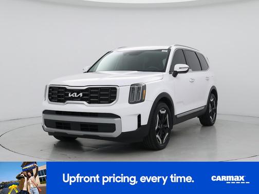 White 2023 Kia Telluride S
