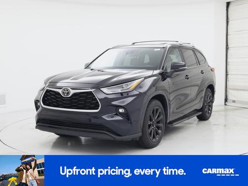 Black 2023 Toyota Highlander XLE