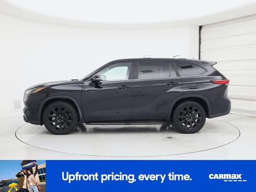 Black 2023 Toyota Highlander XLE