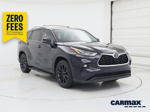 Black 2023 Toyota Highlander XLE