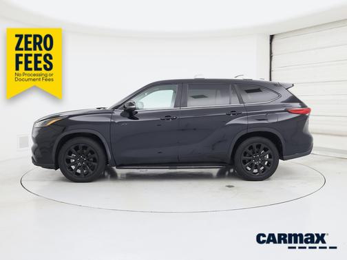 Black 2023 Toyota Highlander XLE