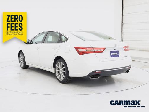 White 2017 Toyota Avalon Touring