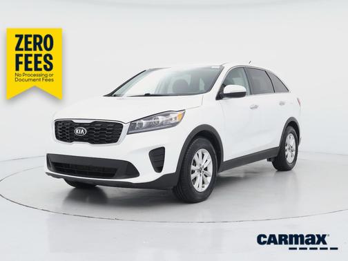 White 2019 Kia Sorento LX