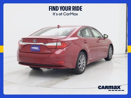 Red 2018 Lexus ES 300h