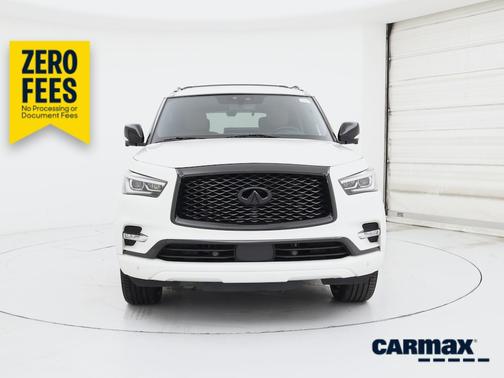 White 2024 INFINITI QX80 Sensory
