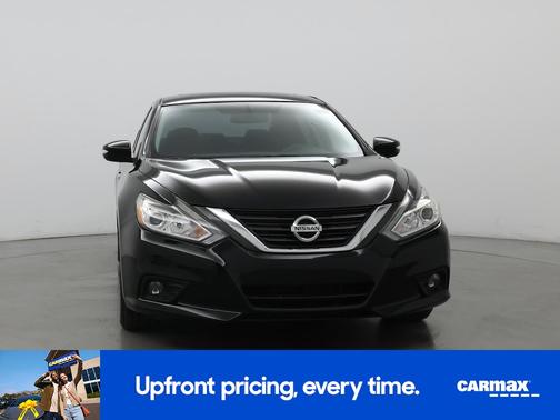 Black 2016 Nissan Altima SV