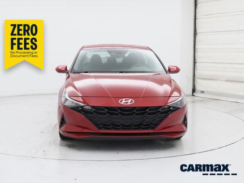 Red 2022 Hyundai ELANTRA SE
