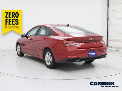 Red 2022 Hyundai ELANTRA SE
