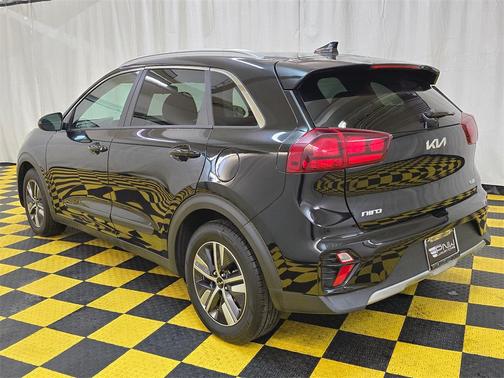 2022 Kia Niro LXS