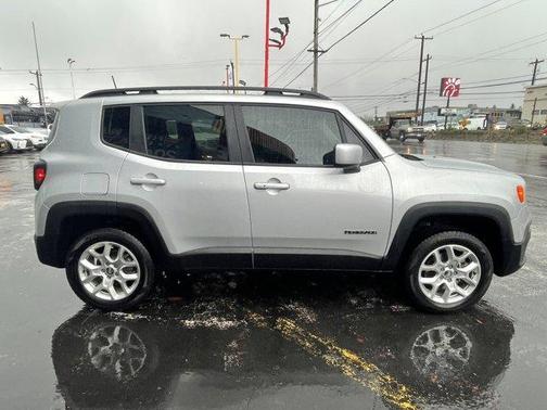 Photo 5 of 19 of 2018 Jeep Renegade Latitude