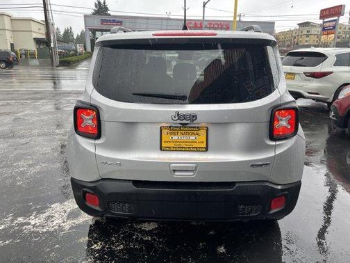 Photo 3 of 19 of 2018 Jeep Renegade Latitude