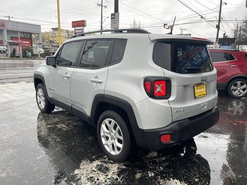Photo 2 of 19 of 2018 Jeep Renegade Latitude