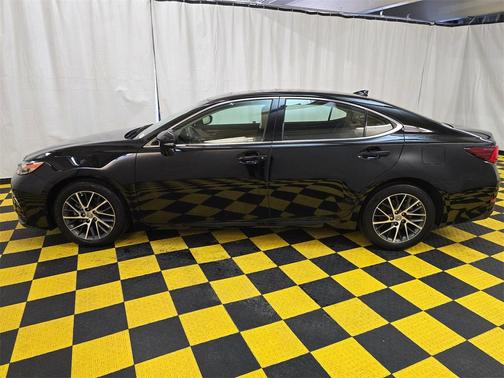 2017 Lexus ES 350 Base