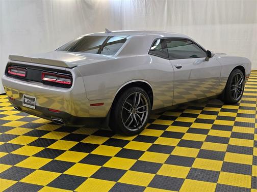 2015 Dodge Challenger SXT Plus