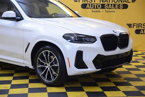 2024 BMW X4 xDrive30i