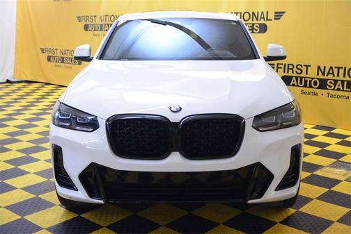 2024 BMW X4 xDrive30i
