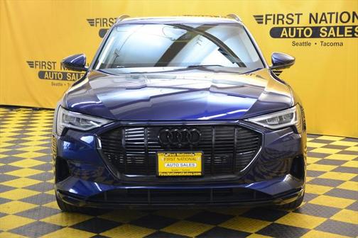 2022 Audi e-tron Premium Plus