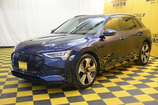 2022 Audi e-tron Premium Plus