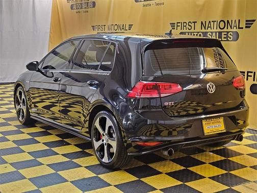 2017 Volkswagen Golf GTI 2.0T SE 4-Door