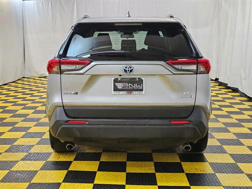 2022 Toyota RAV4 Hybrid LE