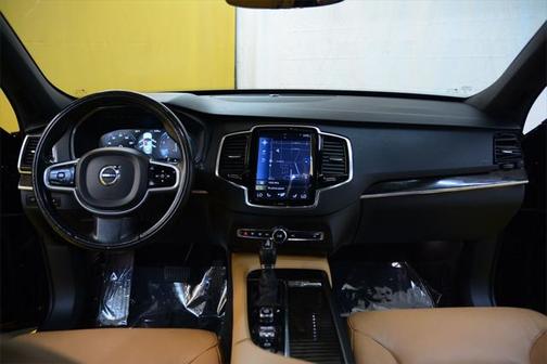 2018 Volvo XC90 T6 Momentum