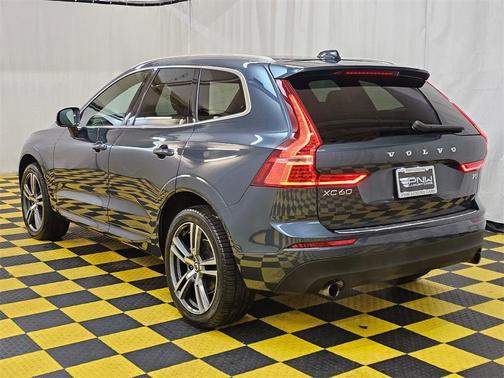 2020 Volvo XC60 T5 Momentum