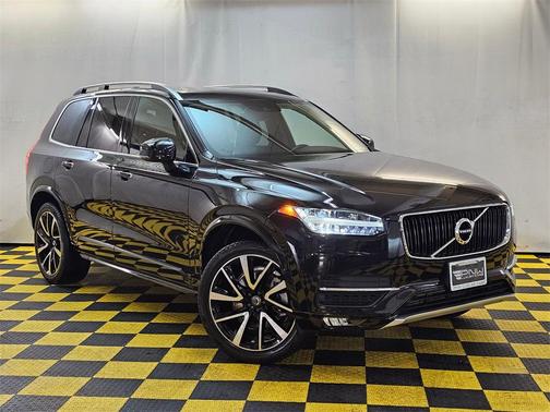 2019 Volvo XC90 T6 Momentum