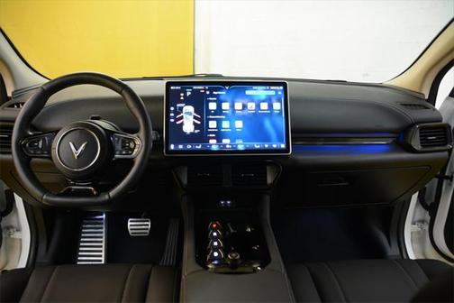 2023 VinFast VF 8 Eco