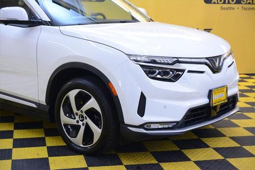 2023 VinFast VF 8 Eco