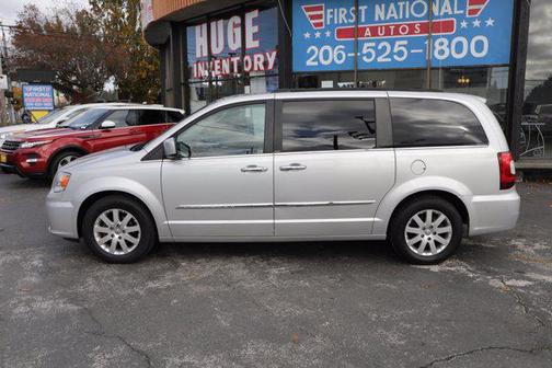 2011 Chrysler Town & Country Touring-L