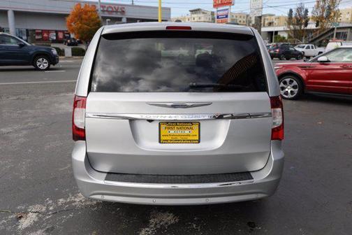 2011 Chrysler Town & Country Touring-L