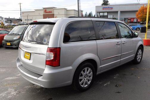 2011 Chrysler Town & Country Touring-L