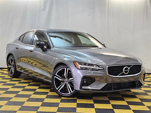 2019 Volvo S60 T5 R-Design