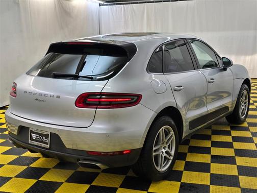 2018 Porsche Macan Base