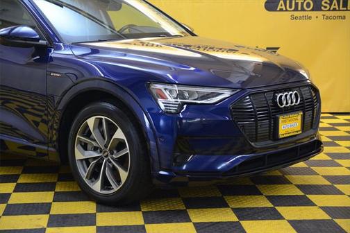 2021 Audi e-tron Premium Plus