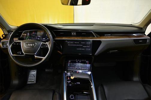 2019 Audi e-tron Premium Plus
